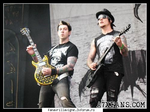 Avenged Sevenfold - ba am uitat sazic cum se num:)) deic primu - �Stars Zone�